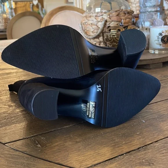 Atalina Black suede studded Booties Size 9 - Picture 4 of 5